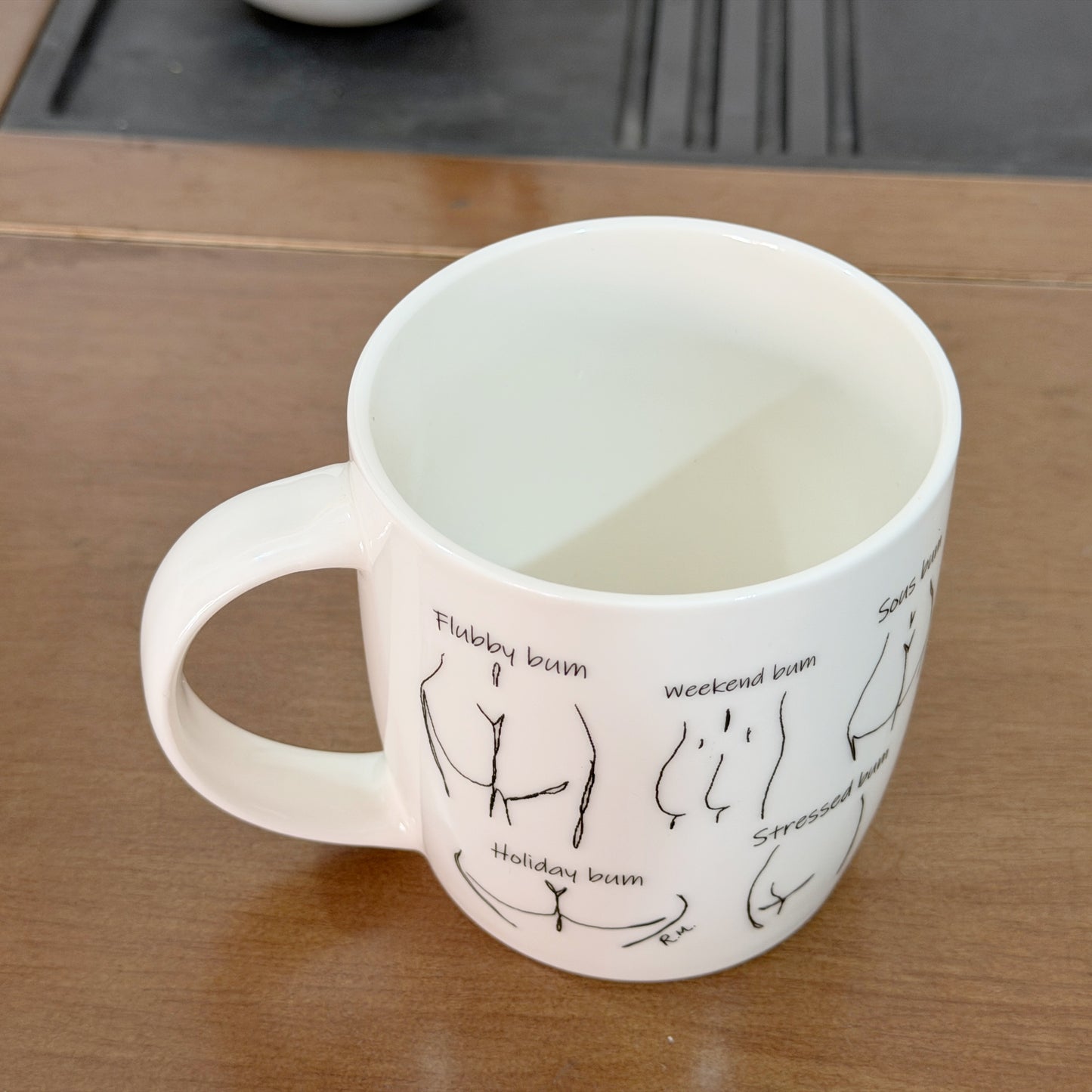 Ceramic mugs with customized logo--Bum design