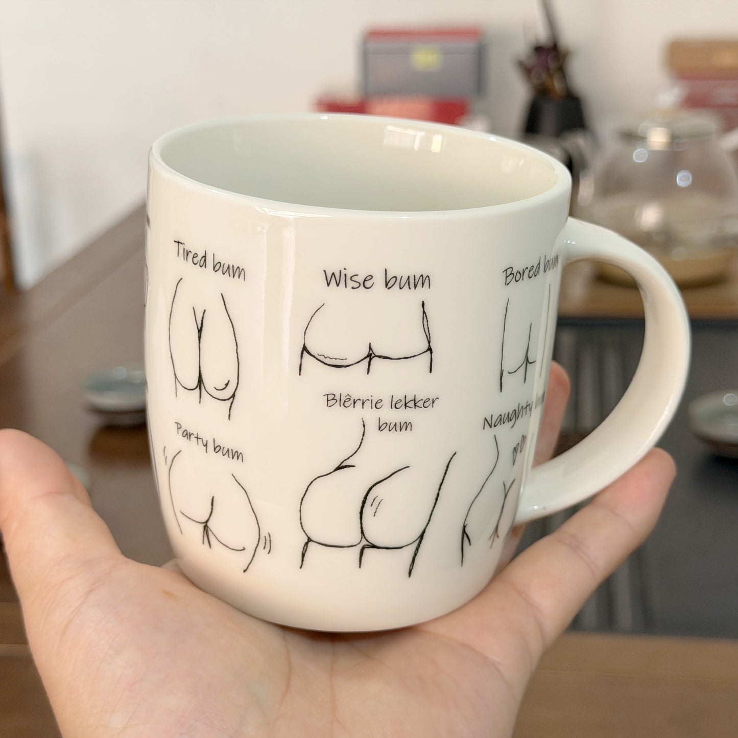 Ceramic mugs with customized logo--Bum design